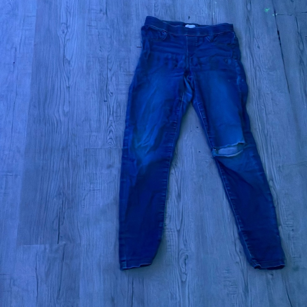 Size 16 jeans with rip